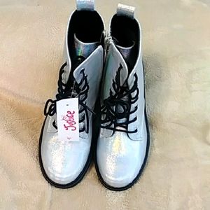Justice Metallic Rainbow Silver Ankle Boots - Sz. 4Y/6W - NWT